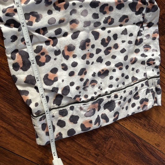 PJ set Victoria’s Secret Leopard - Picture 8 of 8